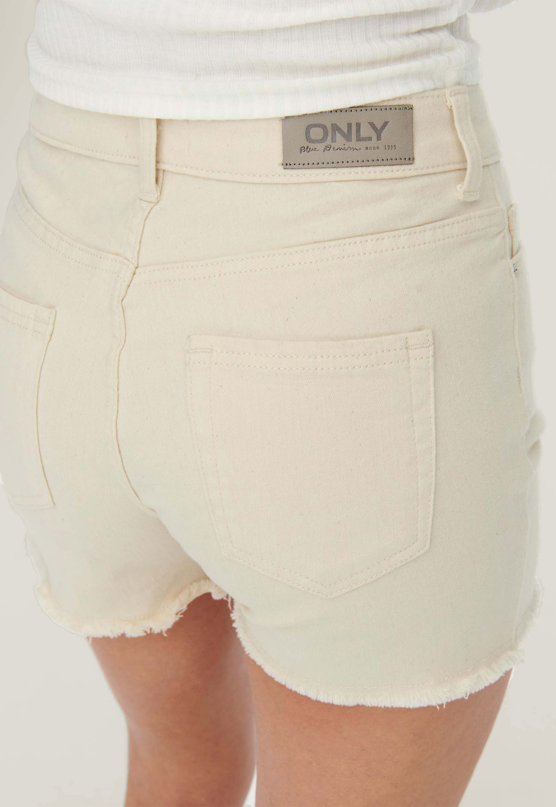 Only 15196303 Blush mid sk raw shorts