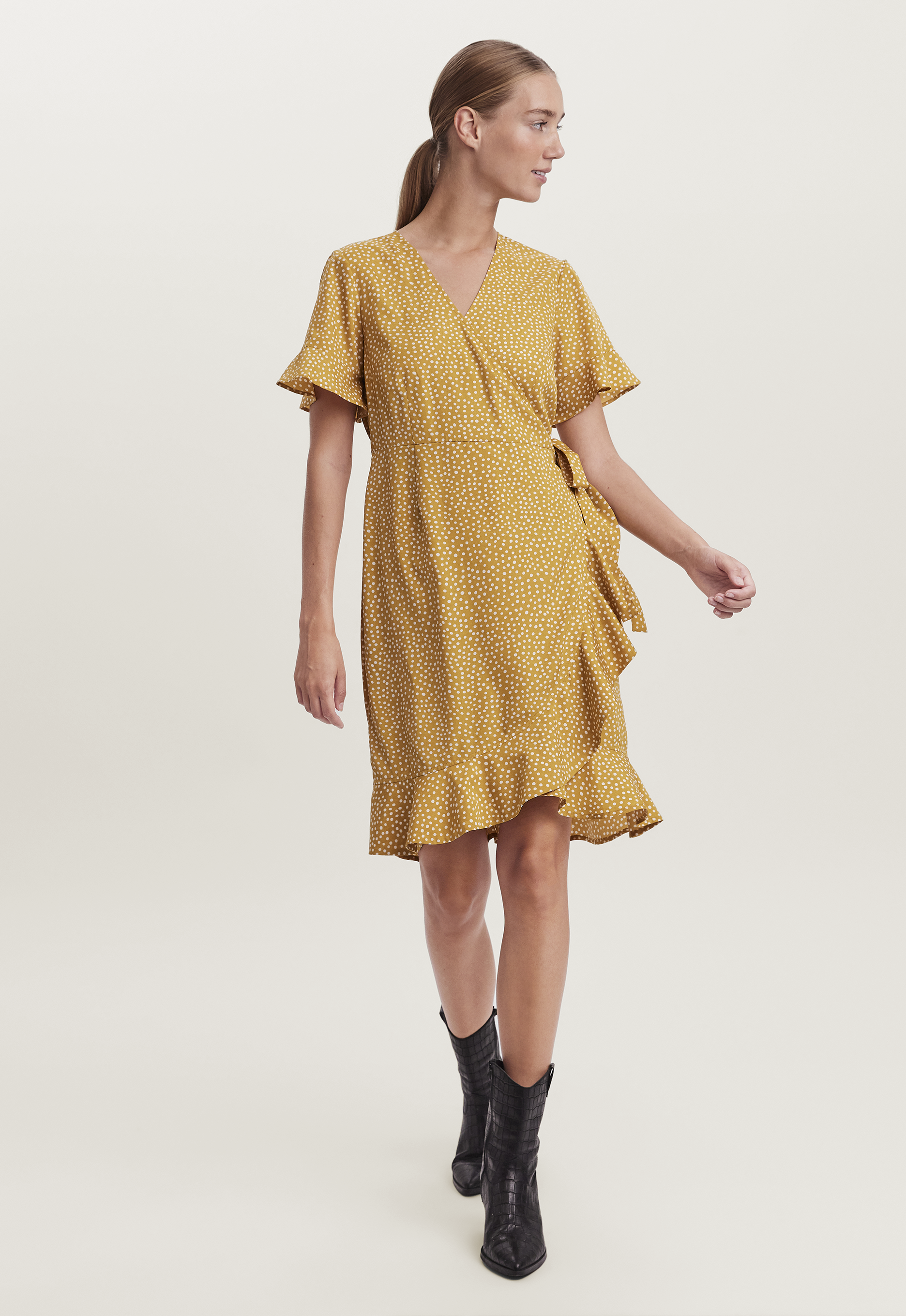 Vero Moda Henna 2/4 wrap frill Jurk Vero Moda Henna 2/4 wrap frill Jurk