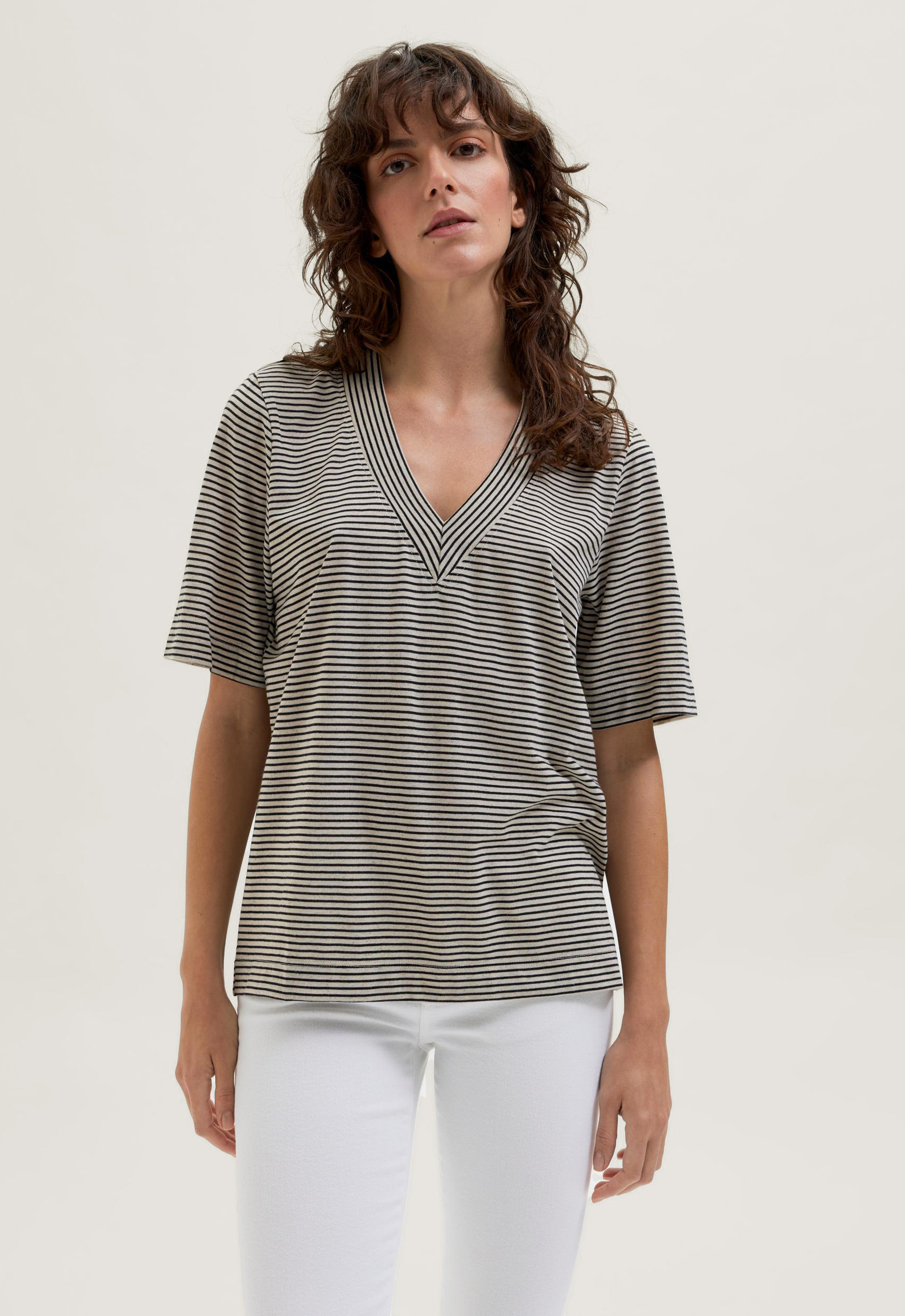 Selected Femme 16084766 Ivy 2/4 V-neck tee stripe Selected Femme 16084766 Ivy 2/4 V-neck tee stripe
