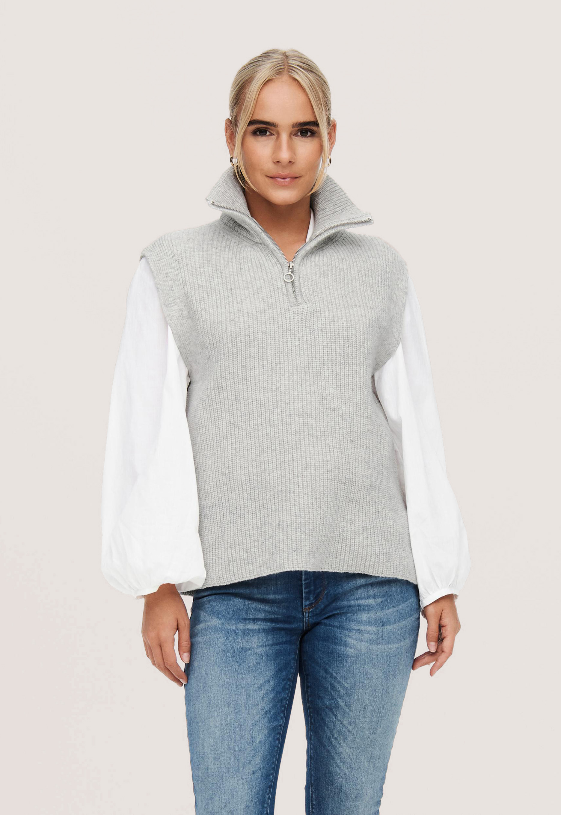 Only Only9504 Onltia life highneck vest knt Only Only9504 Onltia life highneck vest knt