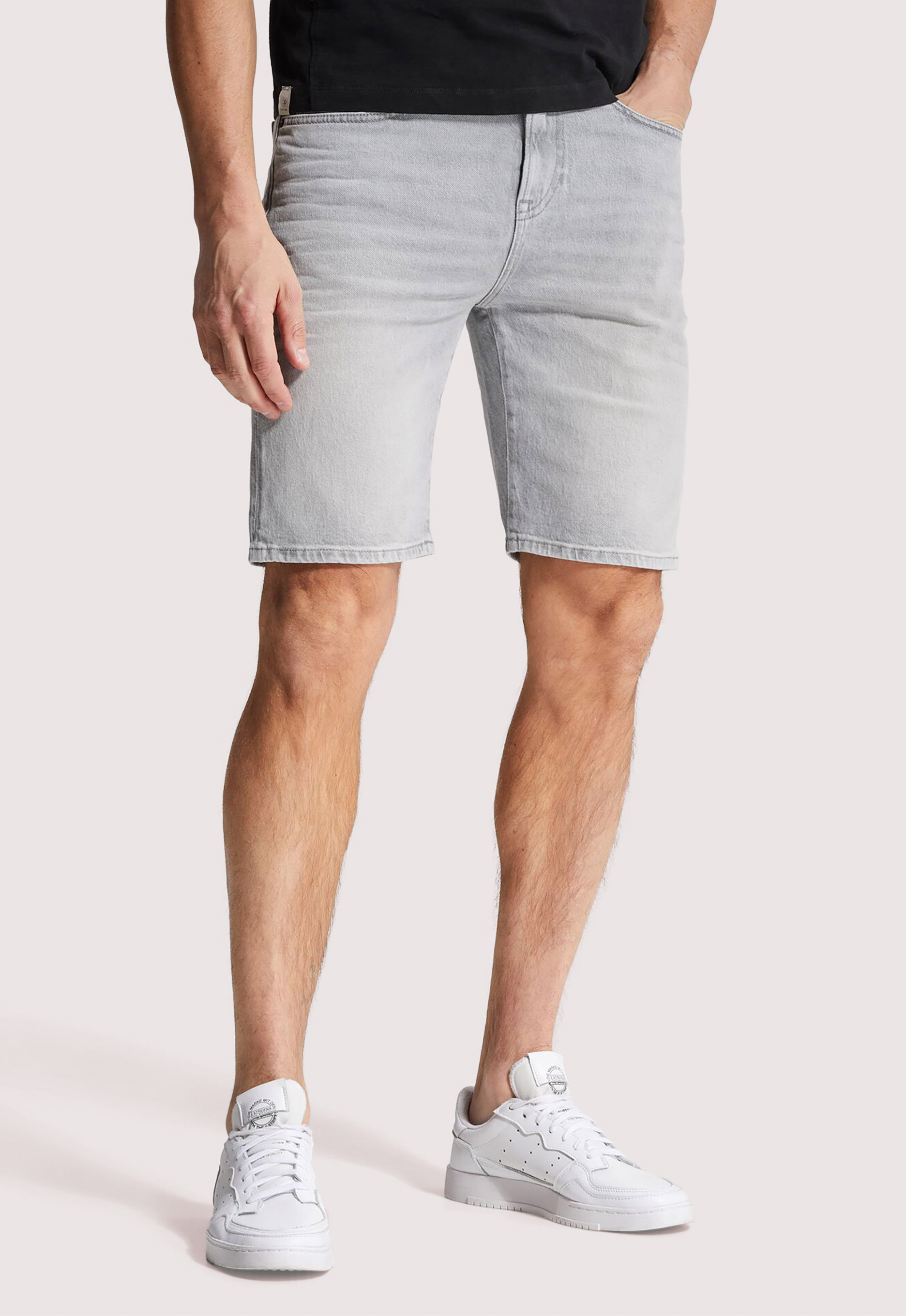 Cast Iron Valver Regular Fit Shorts