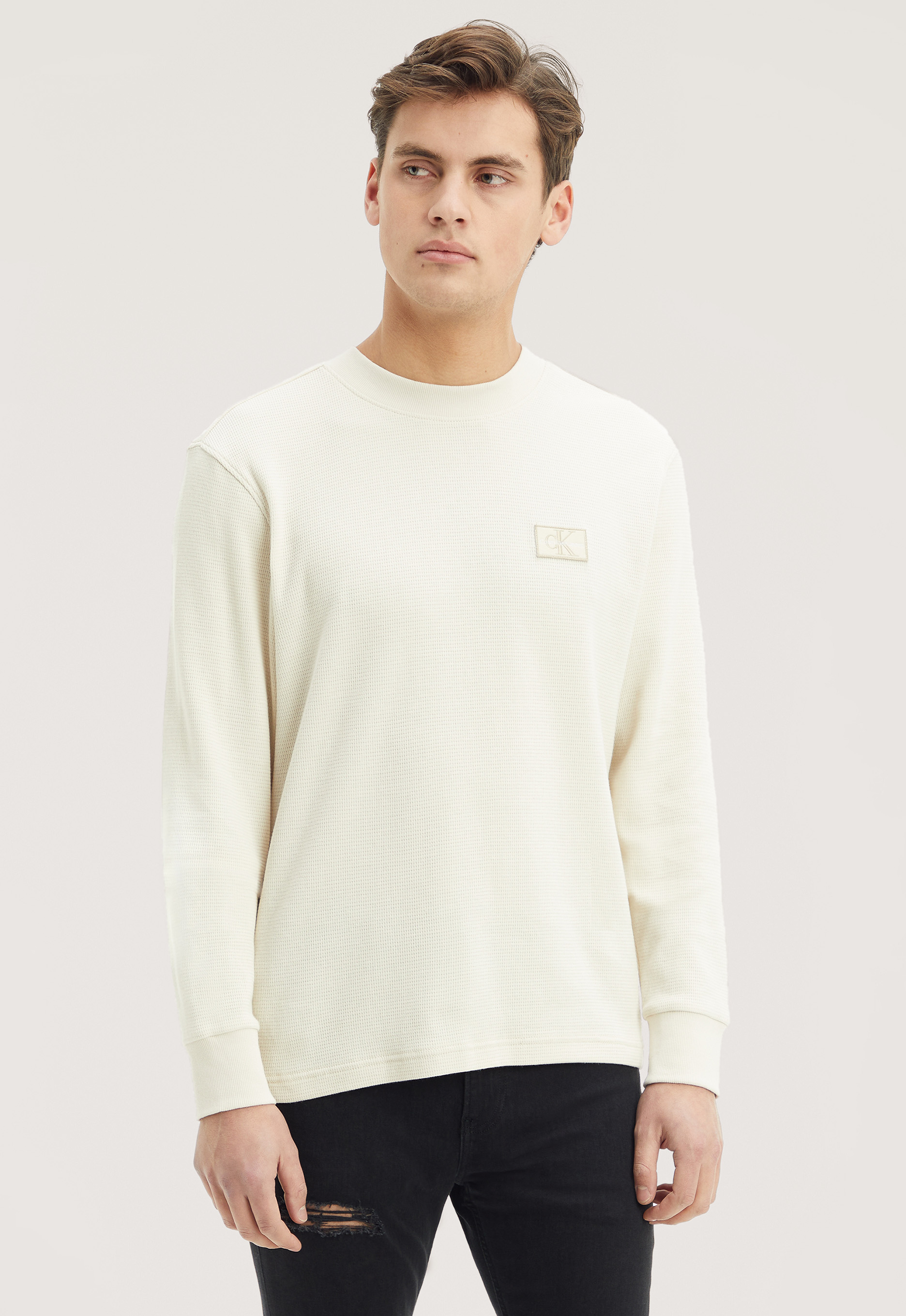 Calvin Klein Shrunken Badge Waffle Sweater Calvin Klein Shrunken Badge Waffle Sweater