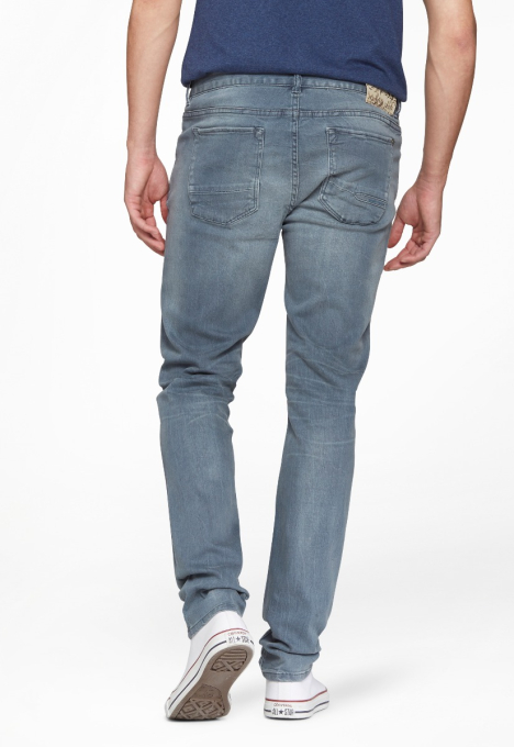 Riser Slim Jeans