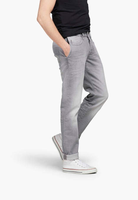 Dylan Regular Tapered Jeans