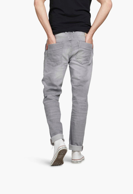 Dylan Regular Tapered Jeans