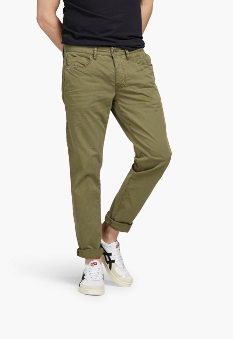 Dylan Regular Tapered Jeans