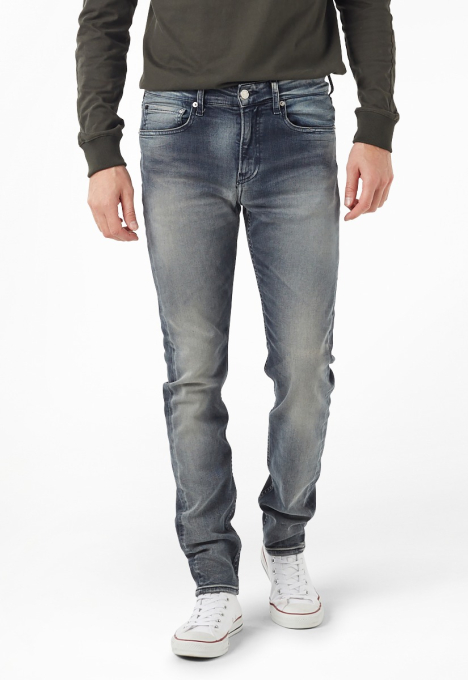 CKJ 058 Slim Taper Jeans