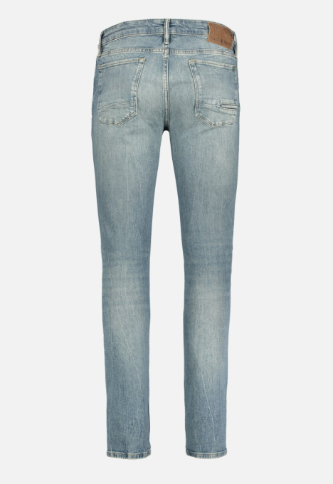 Riser Slim Jeans