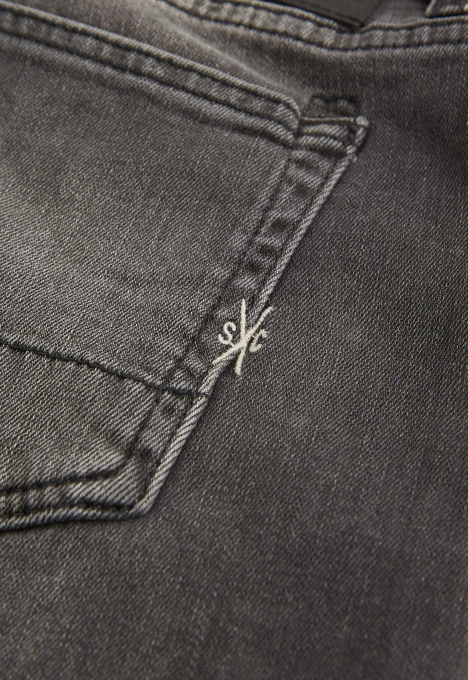 Lewis Regular Tapered Jeans
