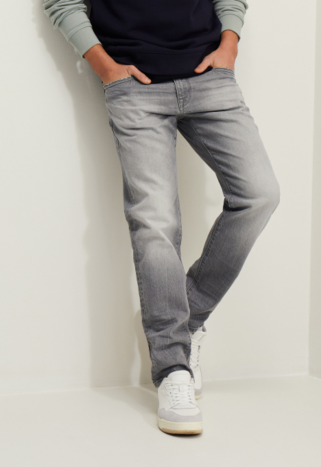 Dysc Straight Fit Jeans