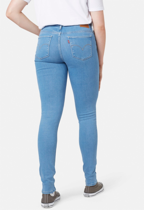 711 Mid Rise Slim Jeans