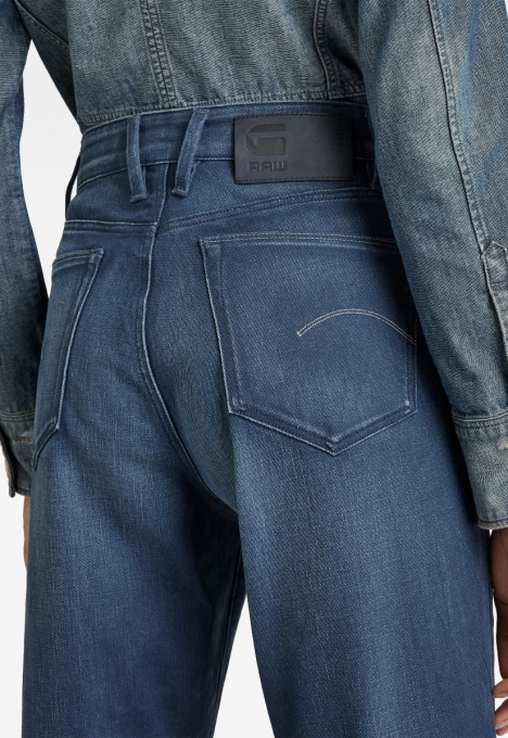 Janeh Ultra High Mom Ankle Jeans