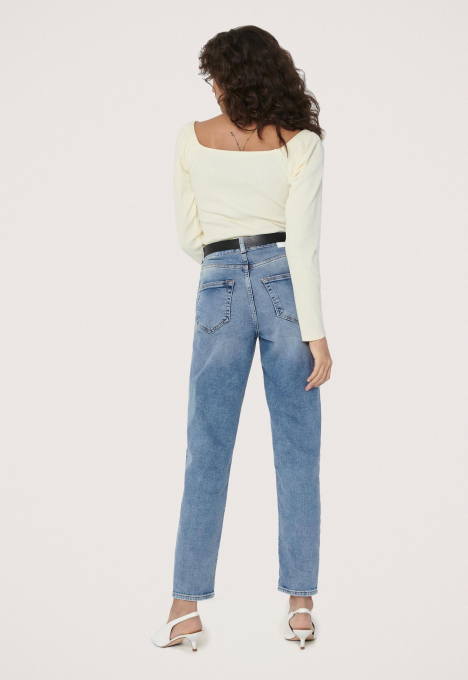 Veneda Mom Jeans