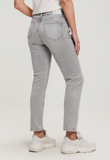 Cinna Girlfriend Slim Jeans