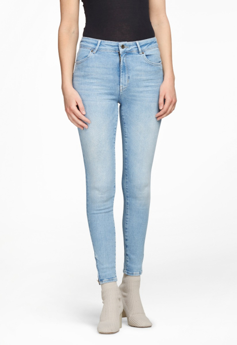 Celsi Ankle Super Skinny Jeans