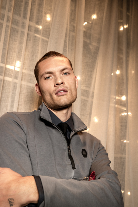 LOOK MAN 1- For the love of XMAS