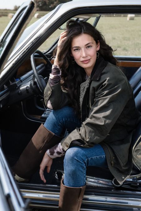 LOOK VROUW 4 - More Jackets More Love