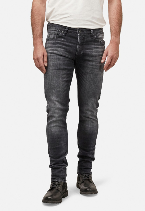 Riser Slim Jeans