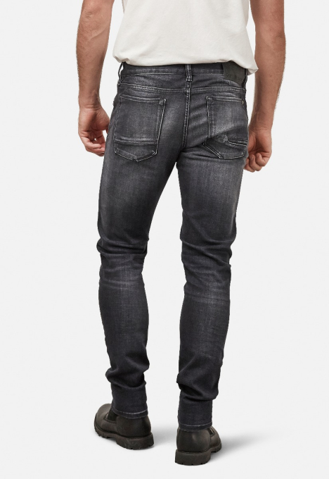 Riser Slim Jeans