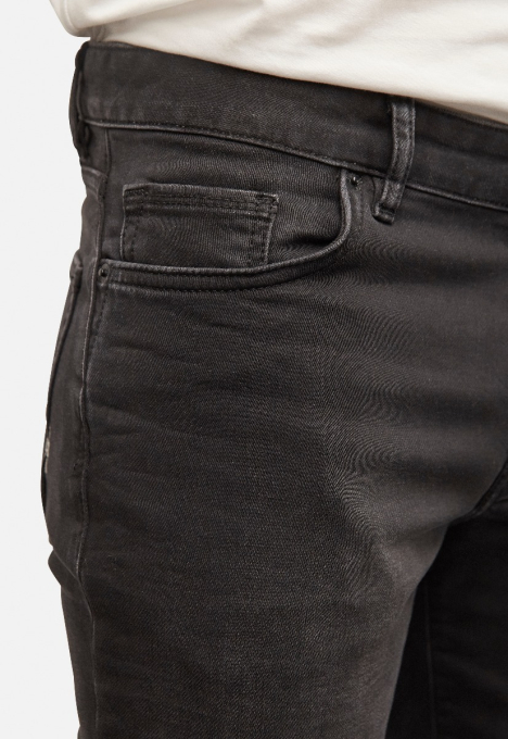 Porter Slim Tapered Jeans