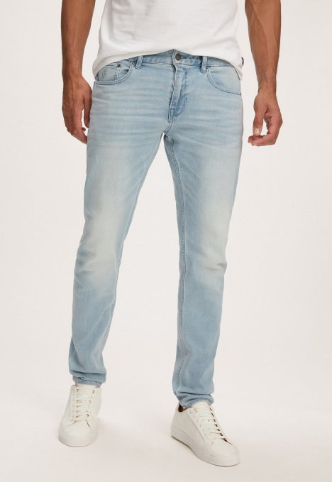 Lewis Regular Tapered Jeans