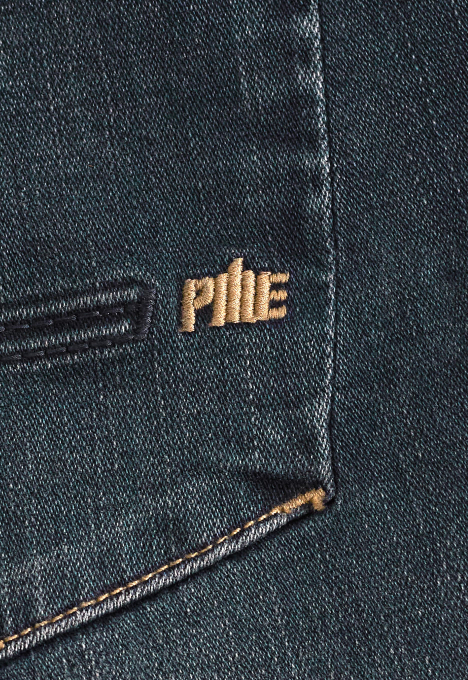 Commander 3.0 Straight Jeans