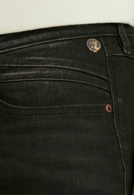Shiftback Tapered Jeans
