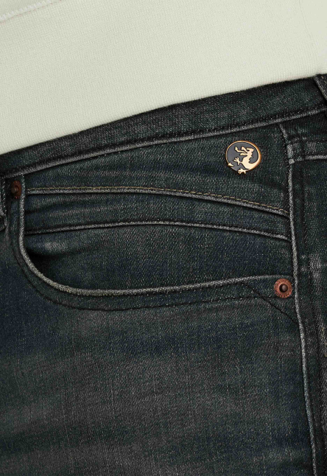 Shiftback Tapered Jeans