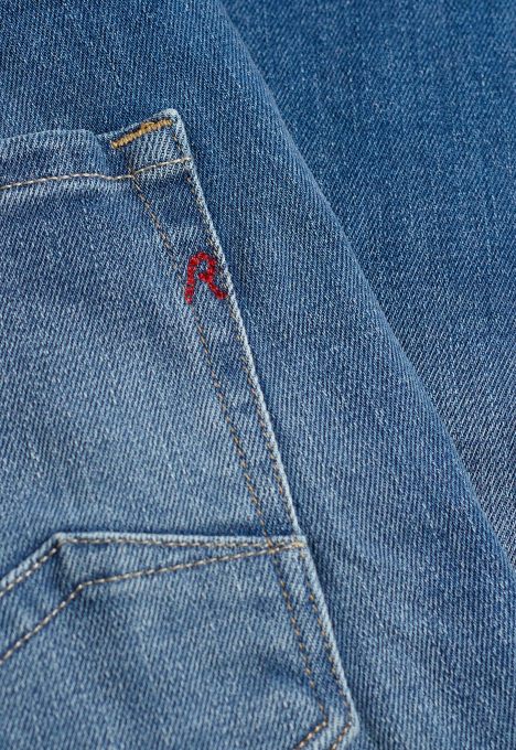 Rocco Comfort-Fit Jeans