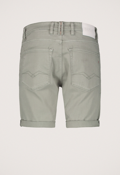 Tapered Short