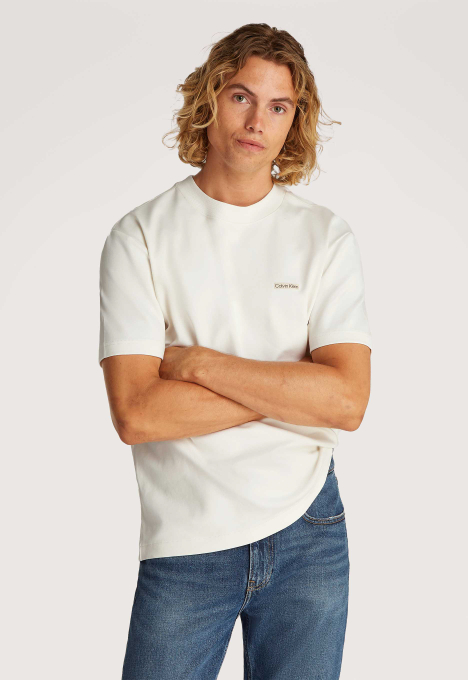 Label T-shirt