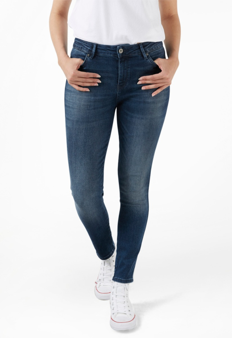 Celsi Super Skinny Jeans