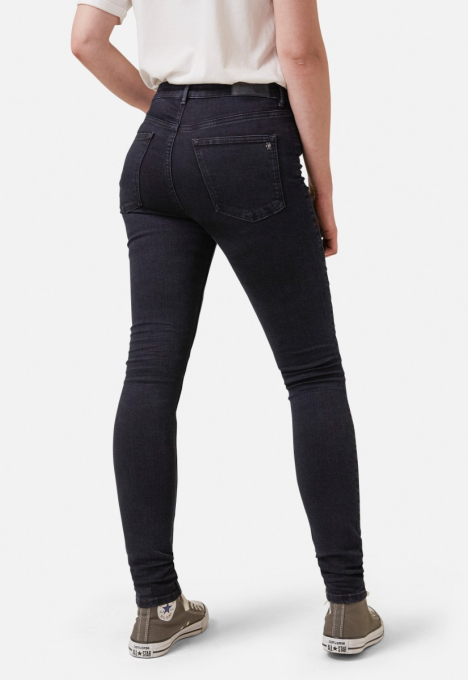 Celsi Super Skinny Jeans