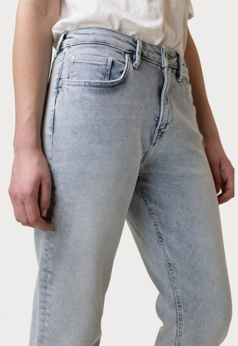 Cinna Girlfriend Slim Jeans