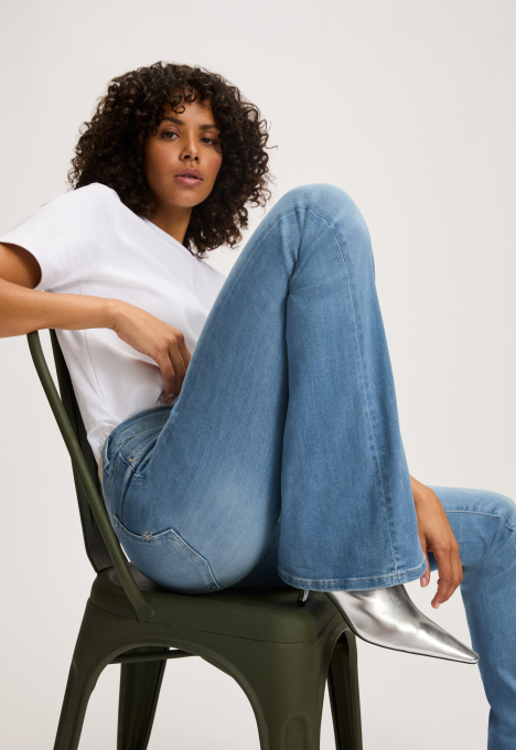 Celsi Flared Jeans 