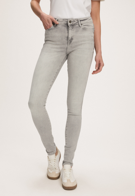 Celsi Super Skinny Jeans