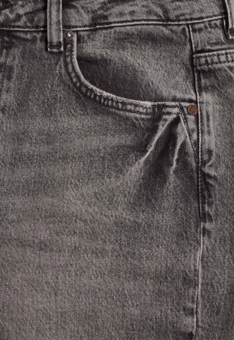 Liv Straight Jeans