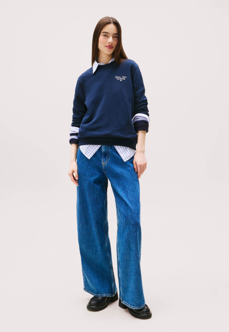 Essential Logo Sweater