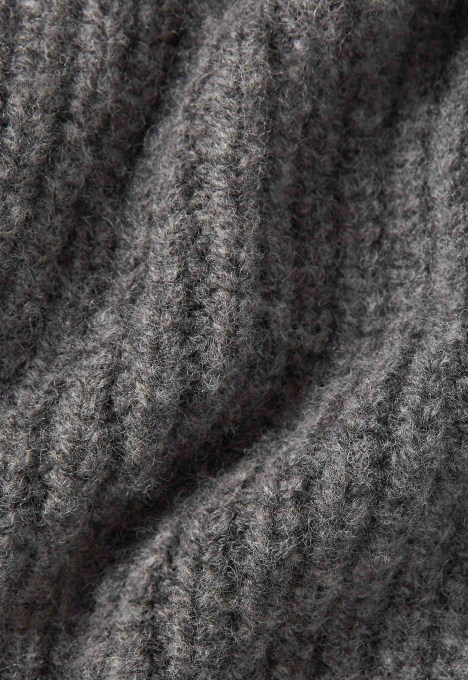 Cable Cropped Knit Vest