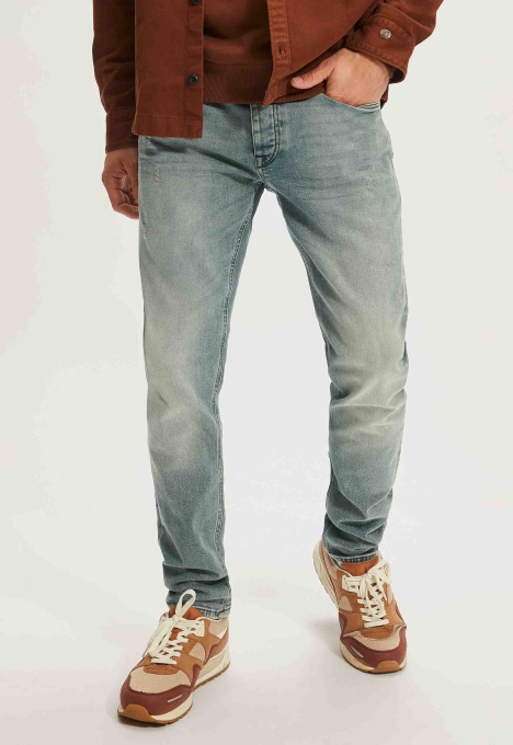 Riser Slim Fit Jeans