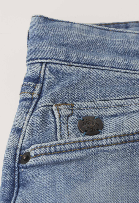 Riser Slim Jeans