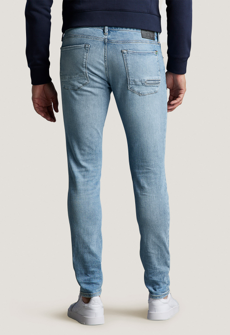 Riser Slim Jeans