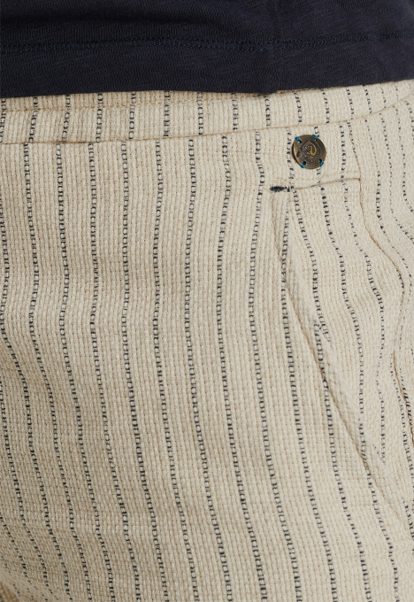 chino short