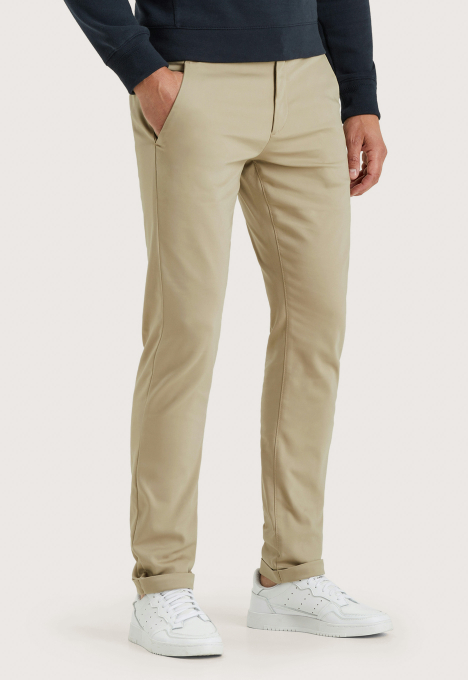Riser Slim Fit Chino