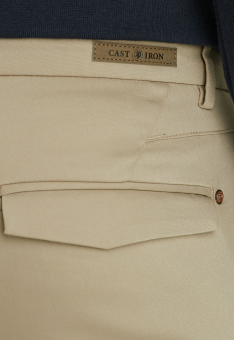 Riser Slim Fit Chino