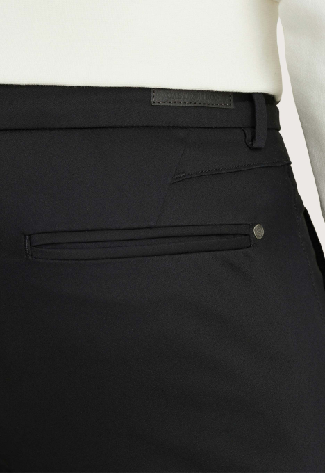 Riser Slim Fit Chino