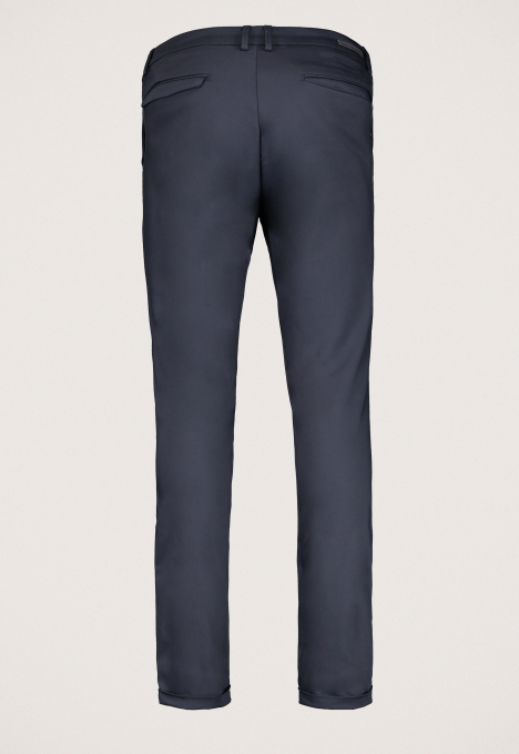 Riser Slim Fit Chino