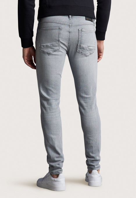 Shiftback Tapered Jeans