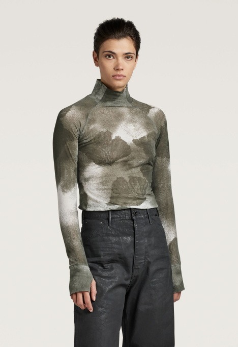 Turtle Neck Slim Top