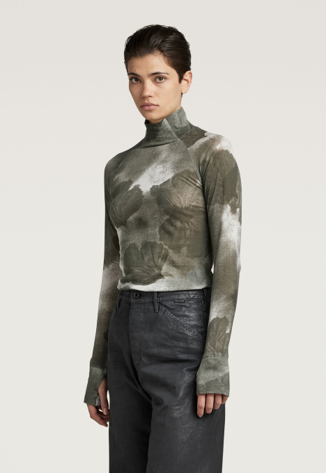Turtle Neck Slim Top